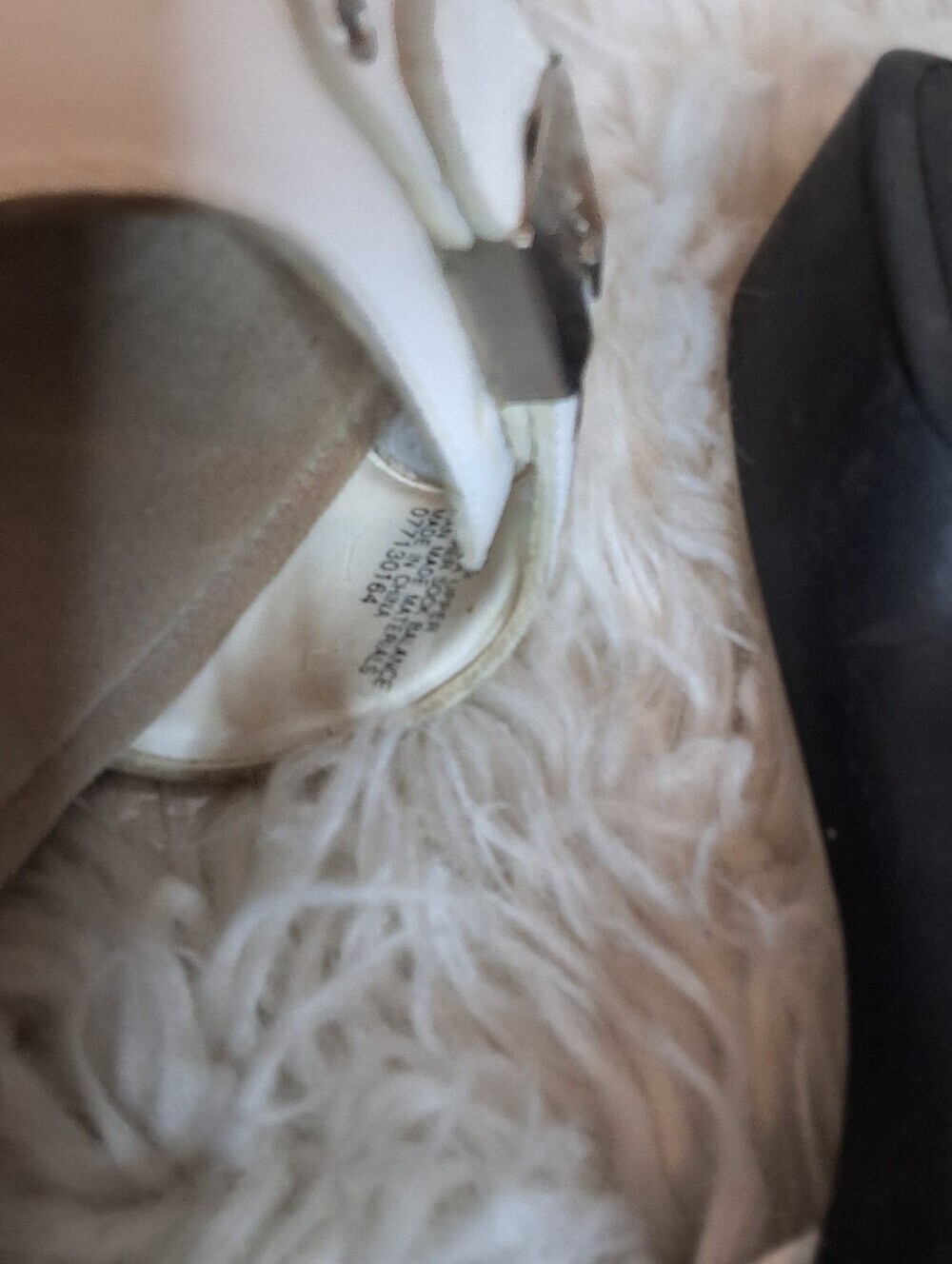 Dr. Scholl’s White Buckle Slide Sandals Rivet Comfort Low Heel 6.5 - Picture 7 of 7